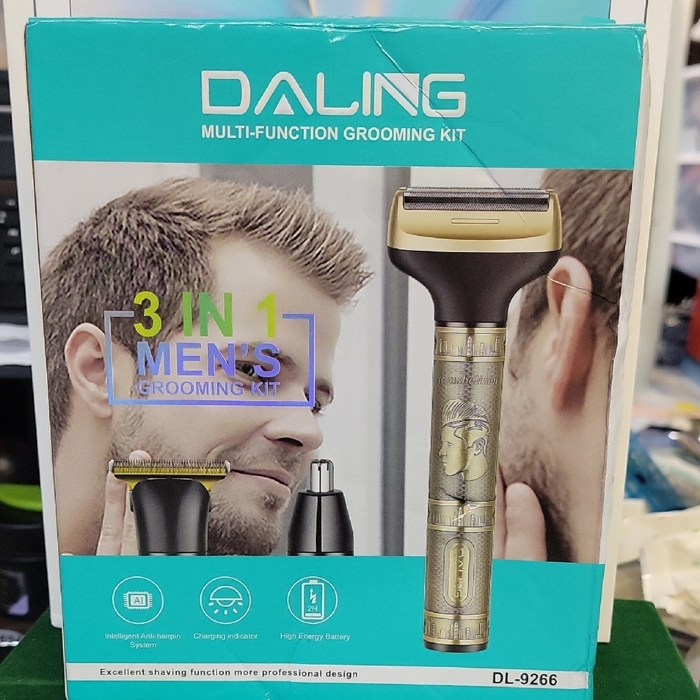 Darling Gold 3-in-1 Grooming Kit New in Box
